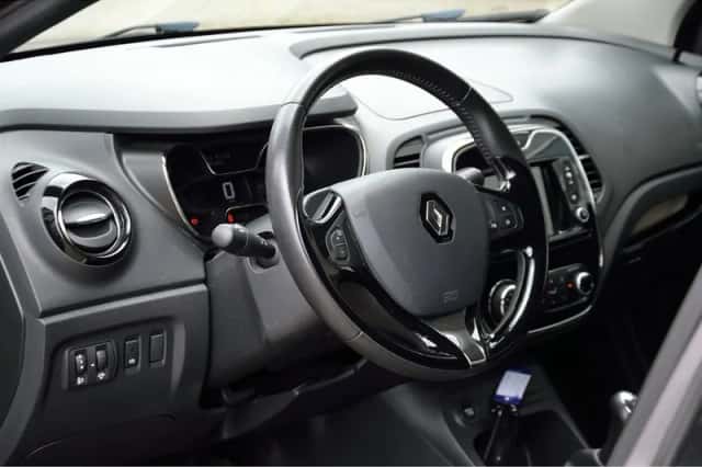 Renault Captur (2015) thumbnail 5