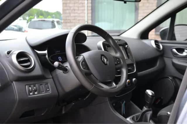 Renault Clio (2017) thumbnail 6