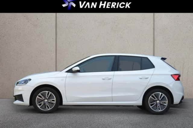Škoda Fabia (2023) thumbnail 2