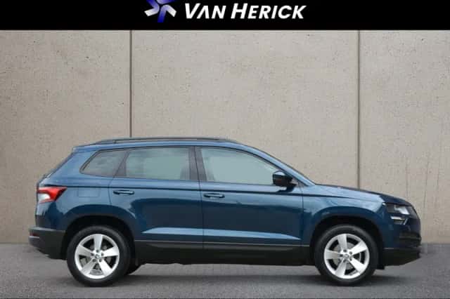Škoda Karoq (2021) thumbnail 3