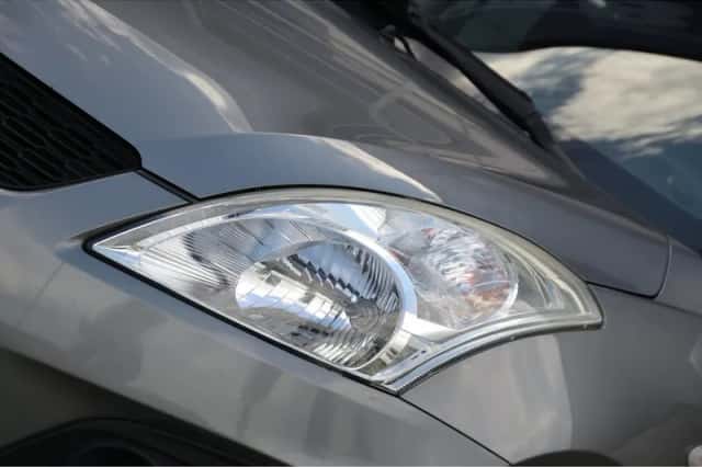 Suzuki Swift (2015) thumbnail 5