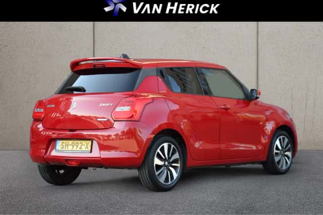 Suzuki Swift (2018) thumbnail 4