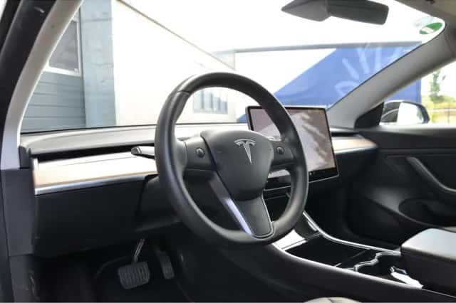 Tesla Model 3 (2019) thumbnail 5