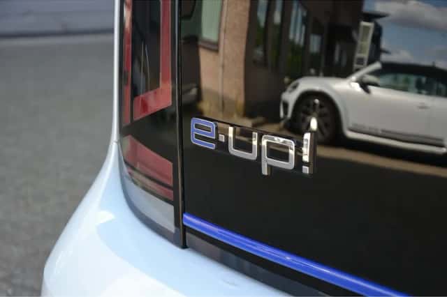 Volkswagen E-Up! (2017) thumbnail 6