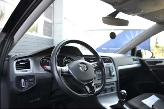 Volkswagen Golf (2017) thumbnail 5