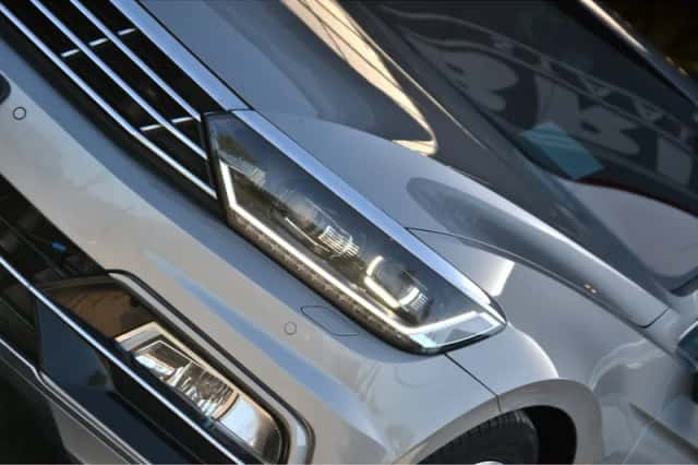 Volkswagen Passat (2017) thumbnail 5