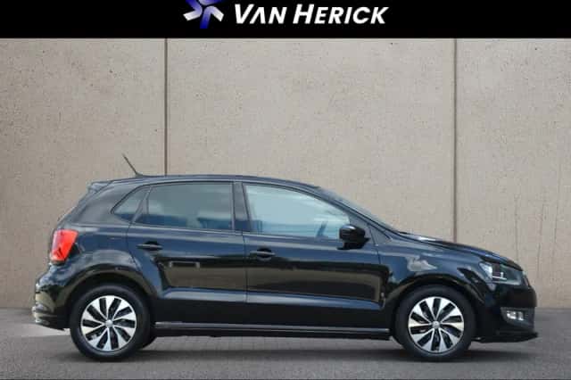 Volkswagen Polo (2016) thumbnail 3