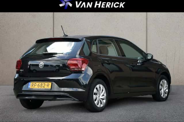 Volkswagen Polo (2017) thumbnail 4