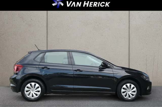 Volkswagen Polo (2018) thumbnail 3