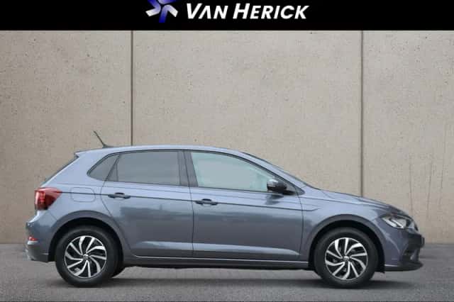 Volkswagen Polo (2022) thumbnail 3