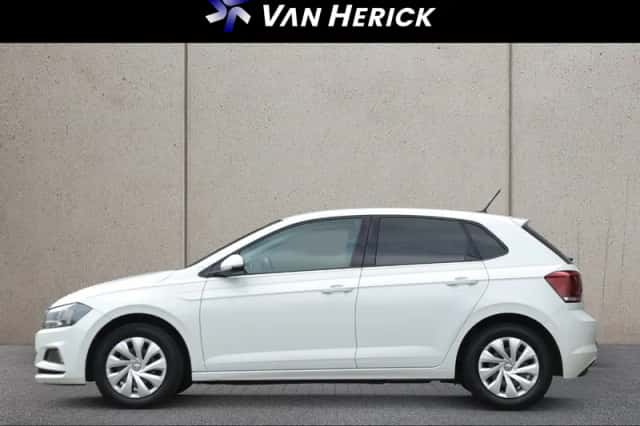 Volkswagen Polo (2018) thumbnail 2