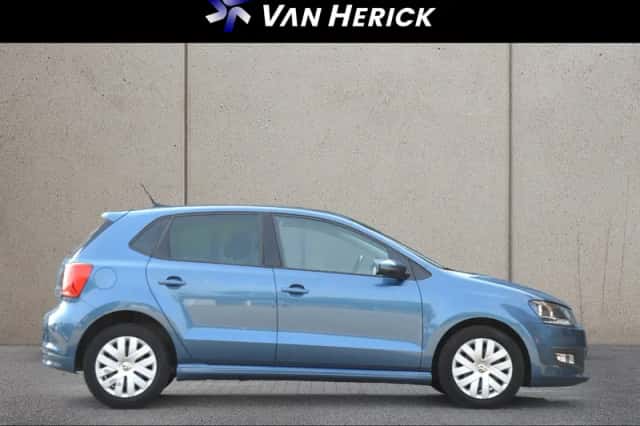 Volkswagen Polo (2017) thumbnail 3