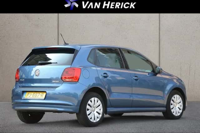 Volkswagen Polo (2017) thumbnail 4