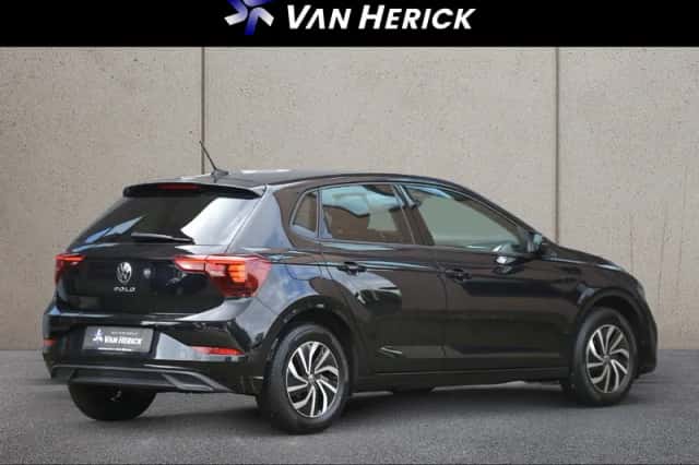 Volkswagen Polo (2022) thumbnail 4