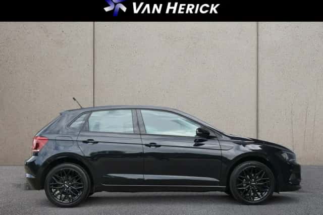 Volkswagen Polo (2018) thumbnail 3