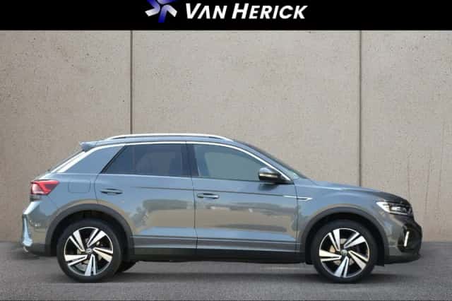Volkswagen T-Roc (2022) thumbnail 3