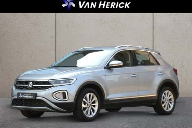 Volkswagen T-Roc (2023) thumbnail 1