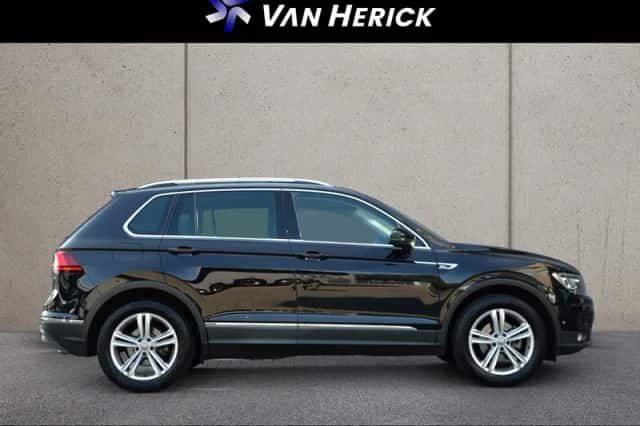 Volkswagen Tiguan (2017) thumbnail 3