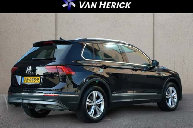 Volkswagen Tiguan (2017) thumbnail 4