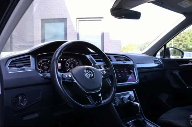 Volkswagen Tiguan (2017) thumbnail 5