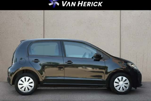 Volkswagen Up! (2017) thumbnail 3