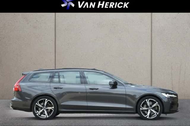 Volvo V60 (2023) thumbnail 3