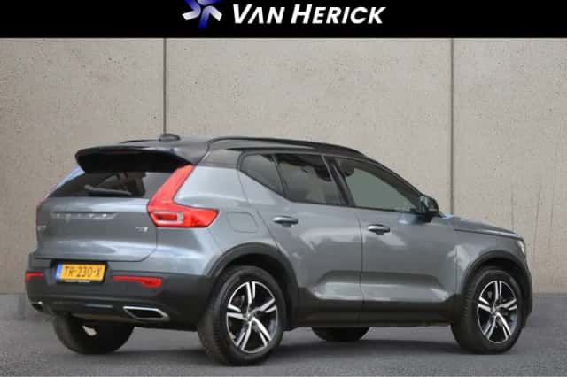Volvo XC40 (2018) thumbnail 4