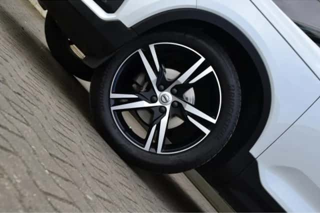 Volvo XC40 (2021) thumbnail 6