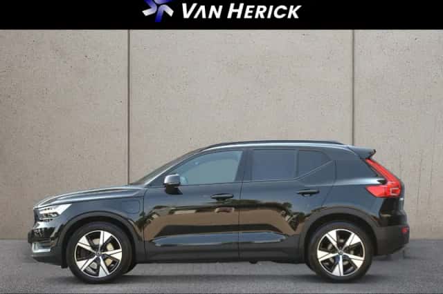 Volvo XC40 (2021) thumbnail 2