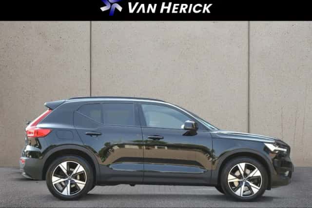 Volvo XC40 (2021) thumbnail 3