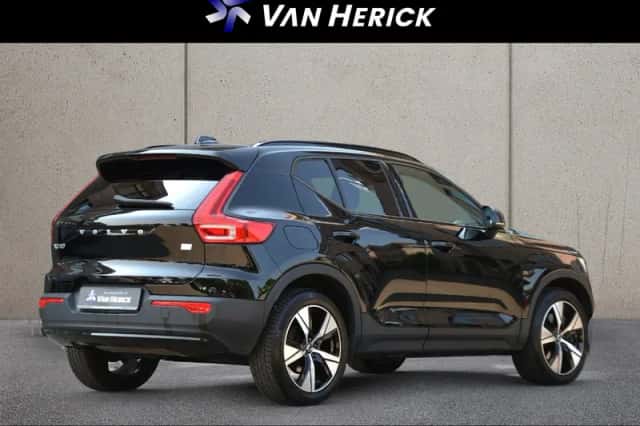 Volvo XC40 (2021) thumbnail 4