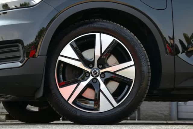 Volvo XC40 (2021) thumbnail 5