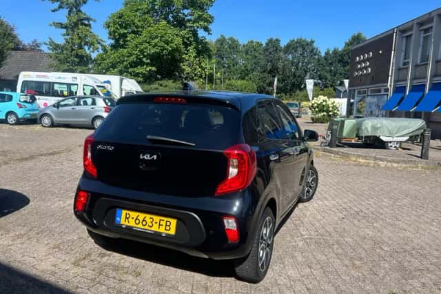 Kia Picanto (2022) thumbnail 4