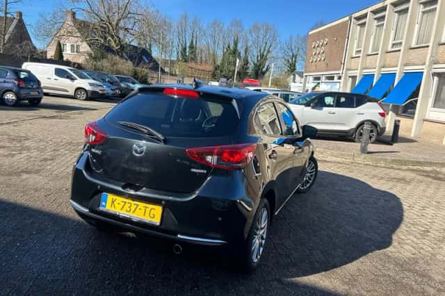 Mazda 2 (2021) thumbnail 4