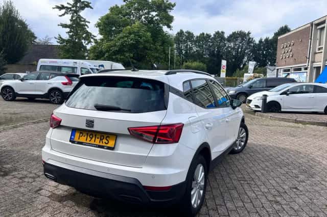 SEAT Arona (2022) thumbnail 4