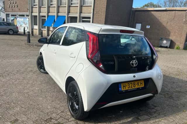 Toyota Aygo (2020) thumbnail 2