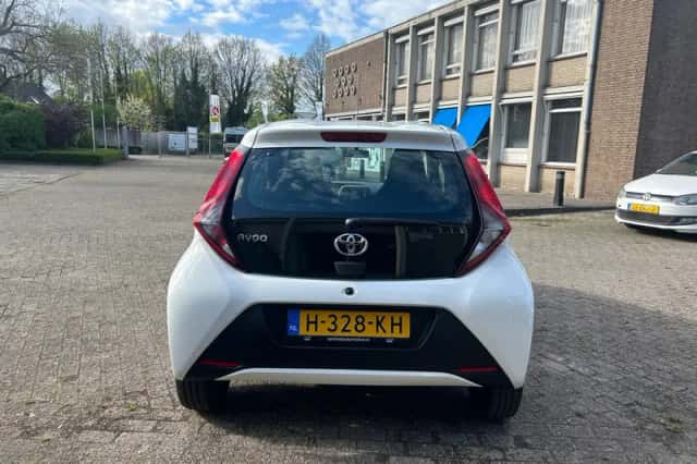 Toyota Aygo (2020) thumbnail 3