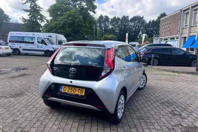 Toyota Aygo (2019) thumbnail 4