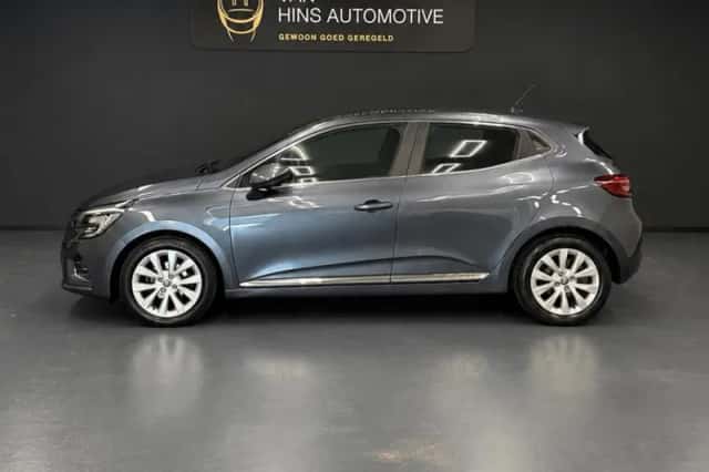 Renault Clio (2021) thumbnail 2