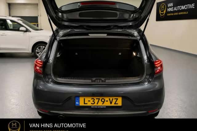 Renault Clio (2021) thumbnail 6