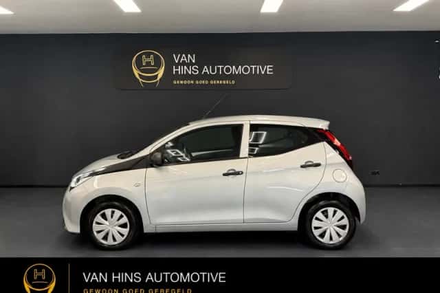 Toyota Aygo (2021) thumbnail 2