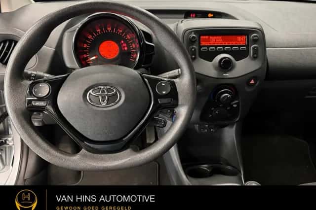 Toyota Aygo (2021) thumbnail 6
