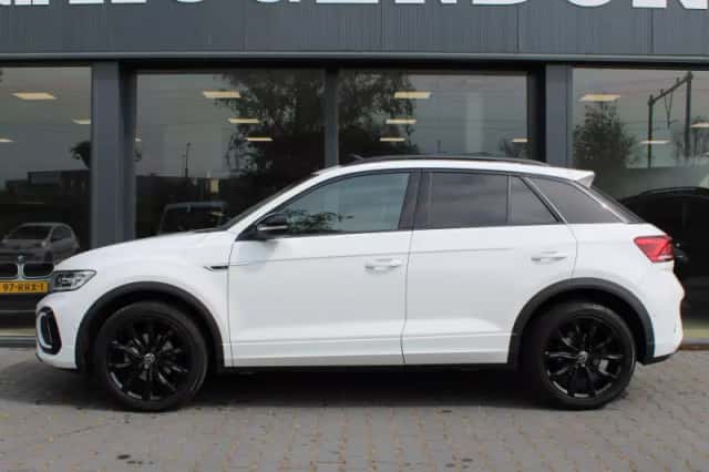 Volkswagen T-Roc (2024) thumbnail 4