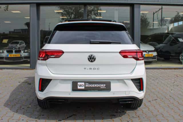 Volkswagen T-Roc (2024) thumbnail 6