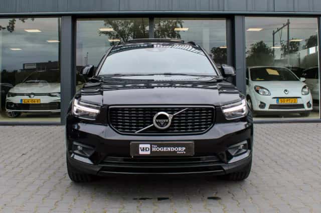 Volvo XC40 (2021) thumbnail 2