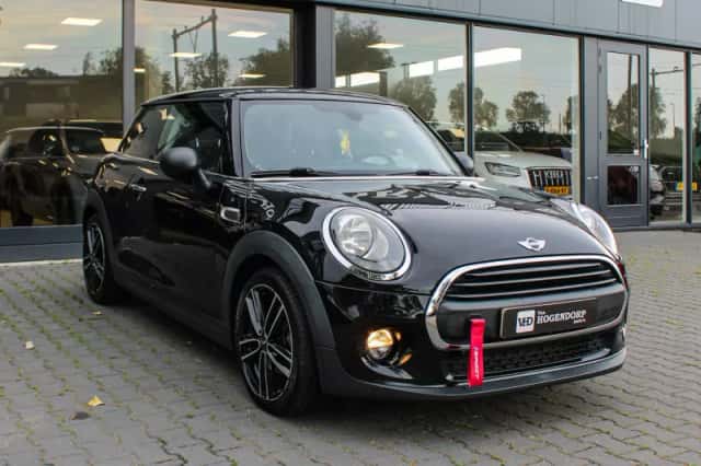 MINI One (2016) thumbnail 3