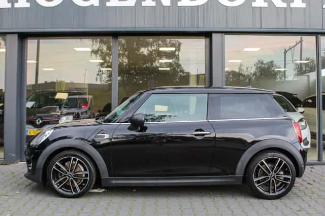 MINI One (2016) thumbnail 4