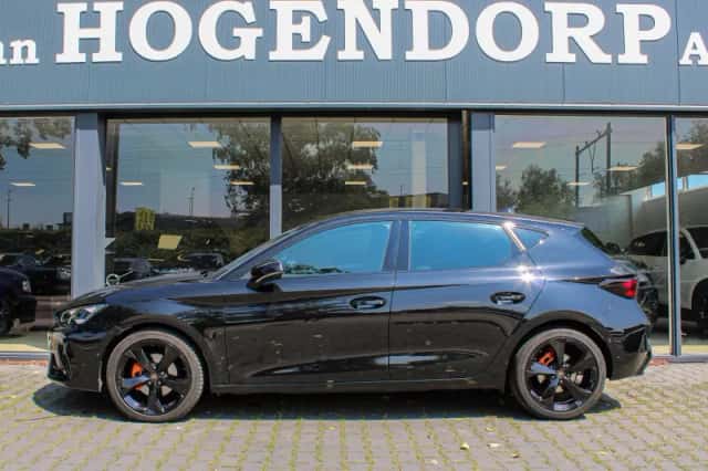 CUPRA Leon (2025) thumbnail 4