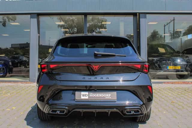 CUPRA Leon (2025) thumbnail 6