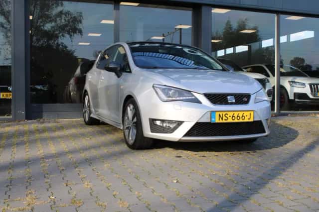SEAT Ibiza (2017) thumbnail 3